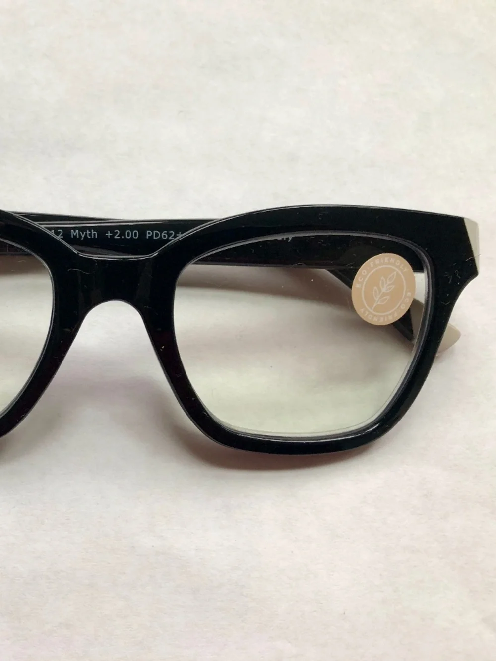 NEW Black‎ with White Accents Peepers Blue Light Filtering +2.00 Readers